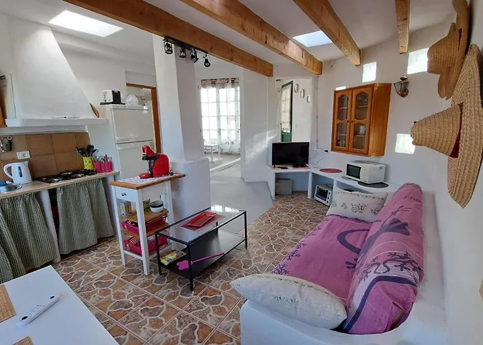 Beautiful 1-bedroom House 'oficina' Vistamar Apartment *